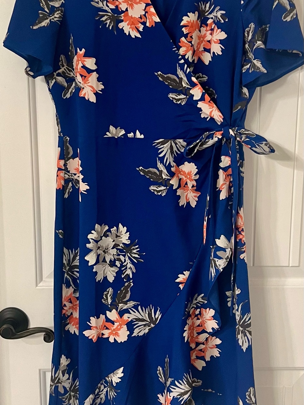 Bundle of 2 wrap dresses. Ban Rep is a midi. Lauren Conrad is a mini.